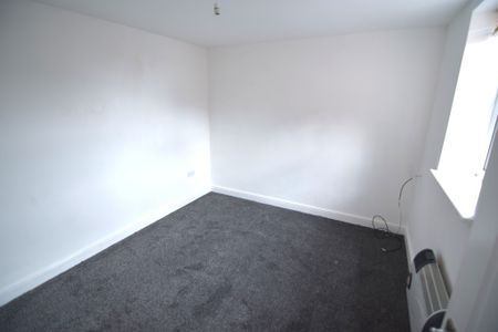 To Let 2 Bed Flat - Photo 2
