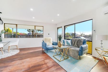 CONIFER GROVE, 3 BEDROOMS - Photo 3