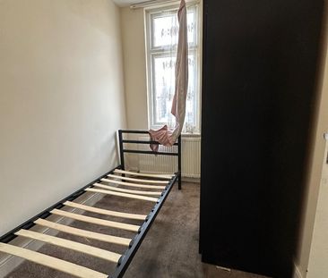 4 Bed Flat, High Road, IG1 - Photo 1