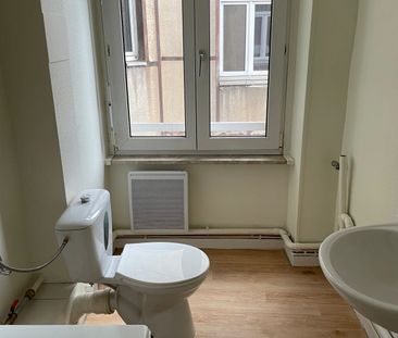 Location Appartement 1 pièce 52m² MULHOUSE 68100 - Photo 2