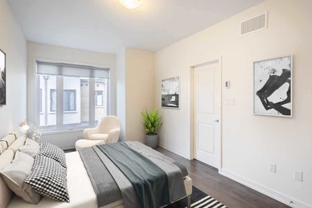 For Lease - 219 Huguenot Road, Oakville, Ontario - Photo 4