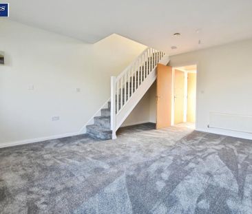 2 bedroom end of terrace house to rent - Photo 2