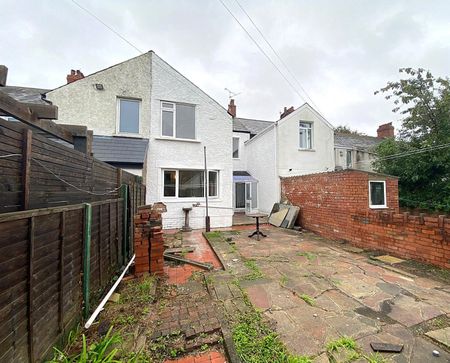 £2,000 PCM, Spacious Newly Refurbished Five Bedroom House with Enclosed Garden in Allensbank Road, Heath, Cardiff, CF14 3QZ - Photo 4