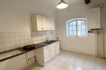 Spacieux T2 avec petite terrasse - emplacement idéal - Photo 2