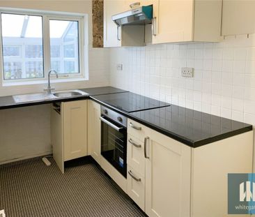 Norwood Road, Birkby, Huddersfield, HD2 - Photo 4