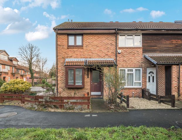 Sutherland Drive, Merton Abby Estate, Wimbledon, London, SW19 - Photo 1