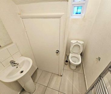 Steli Avenue, Canvey Island, Canvey Island, SS8 - Photo 2