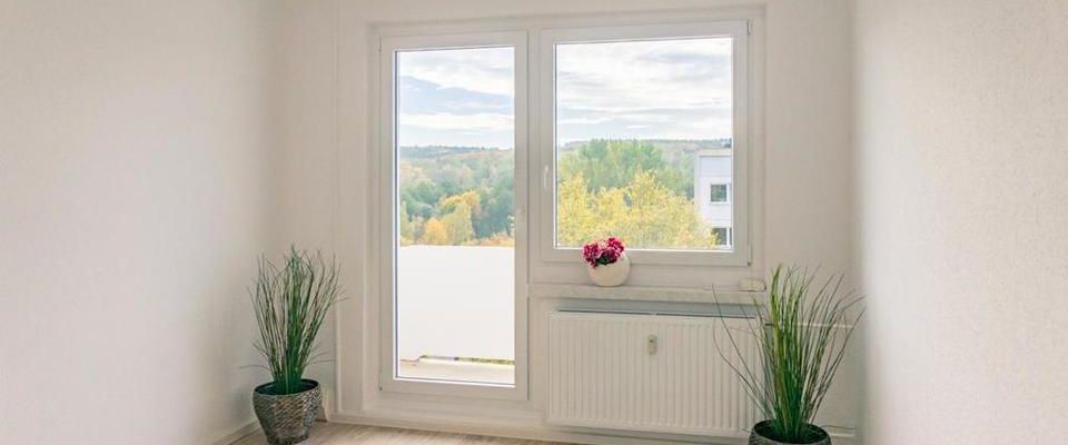 NEU sanierte Familienwohnung mit 2 Balkonen - Foto 1