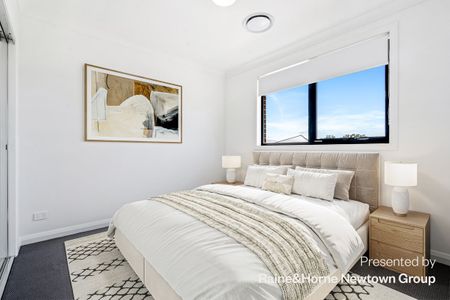 Modern Comfort in Austral - Photo 3