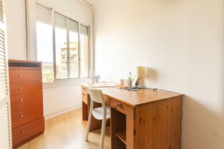 Carrer del Cinca, Barcelona, Catalonia 08030 - Photo 5