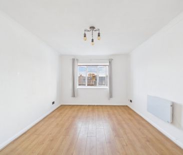 Edgell Road, Staines-upon-Thames, Surrey,TW18 - Photo 6