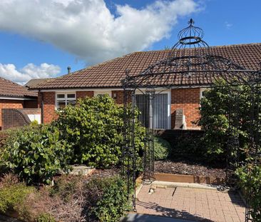 2 bedroom bungalow to rent - Photo 1