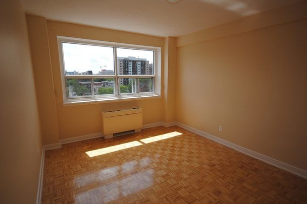 Perfectly Located in Centretown Ottawa - Central AC included in the price of rent - Photo 1