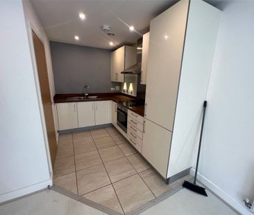 1 Bedroom Flat / Apartment - John Thornycroft Road, Southampton - Photo 5