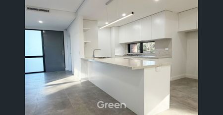 Brand New Spacious & Contemporary Four-Bedroom Duplex in Prime Eastwood Location - AVAILABLE NOW - Photo 5