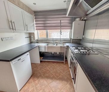2 bedroom ground floor flat to rent - Photo 1