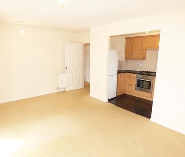 2 bedroom ground floor flat to rent - Photo 2