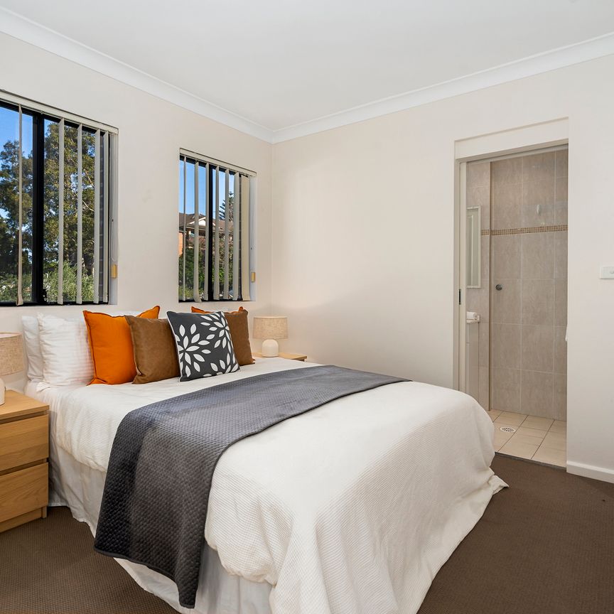 ONE OF A KIND TOWN HOUSE - Photo 1