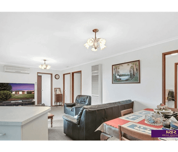 Spacious Family Home on a Generous Corner Allotment - Photo 3