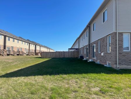 For Lease - 141 Sonoma Lane, Hamilton, Ontario - Photo 5