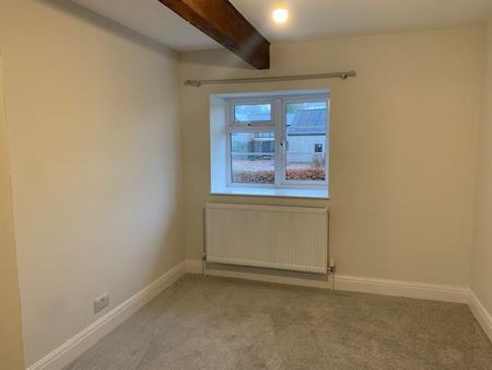 3 bedroom semi-detached house to rent - Photo 3