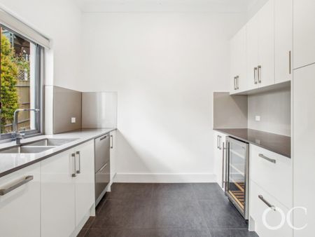 Open the Door to Elegant Living in Mitcham's Leafy Heart - Photo 2