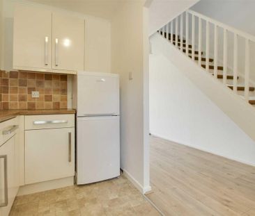 2 bedroom semi-detached house to rent - Photo 3