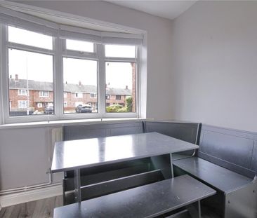 4 bedroom semi-detached house to rent - Photo 3