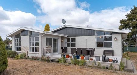 MASTERTON - 3 BEDROOMS - Photo 3