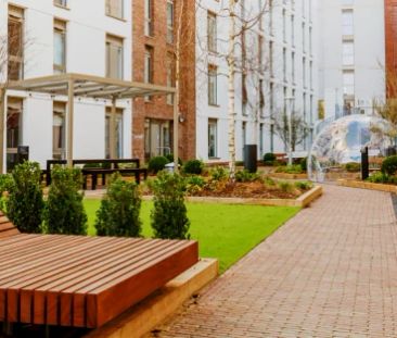 One Bed Apartment - Photo 2