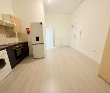 Studio to rent - Photo 6