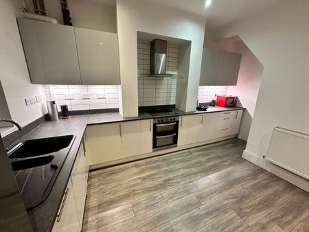 2 Bed End Terrace, Hethorn Street, M40 - Photo 4