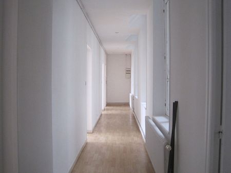 A LOUER APPARTEMENT PLEIN CENTRE VILLE DE ST QUENTIN 02100 - Photo 5