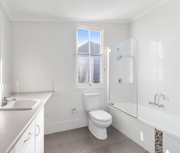 Charming Character Living in the Heart of East Toowoomba! - Photo 6