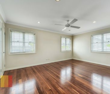 MODERN FAMILY HOME IN PADUA PRECINCT! - Photo 6