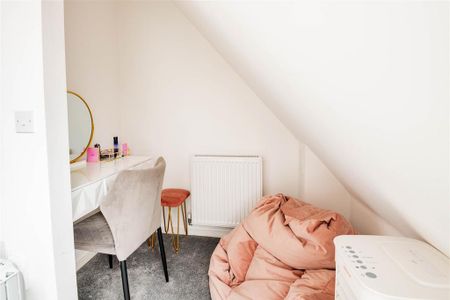 4 bedroom detached house to rent - Photo 3