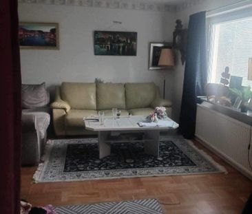 Axbergsgränd, Bandhagen - Photo 1