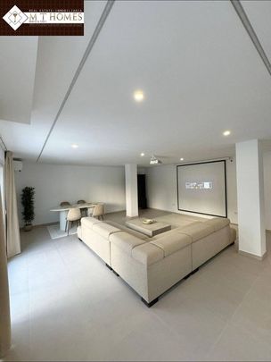 5 room luxury Villa for rent in Marbella, Andalusia - Photo 1