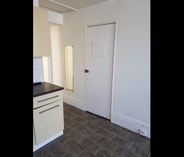 1 Bed Flat, The Drive, IG1 - Photo 5