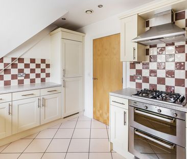 Ref: SB - Charlwood Place - Photo 2