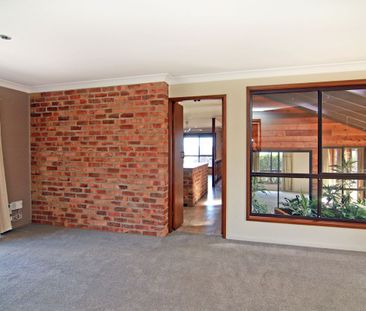 Spacious 4-Bedroom Home in a Quiet North Hill Location - Photo 6