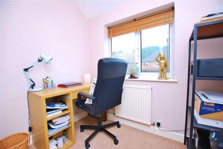 4 bedroom semi-detached house to rent - Photo 4