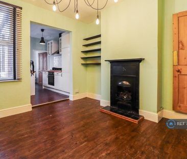 2 bedroom semi-detached house to rent - Photo 3