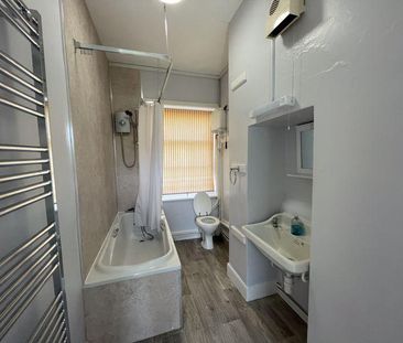 3 bedroom apartment to rent - Photo 6