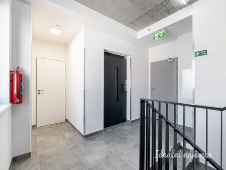 Pronájem bytu 1+kk 25 m² - Фото 4