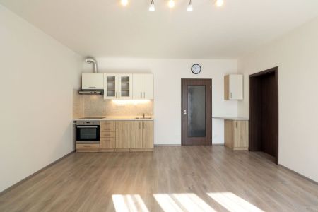 Pronájem bytu 2+kk • 47 m²Jaroslava Holečka, Kladno - Kročehlavy, Středočeský kraj - Photo 2