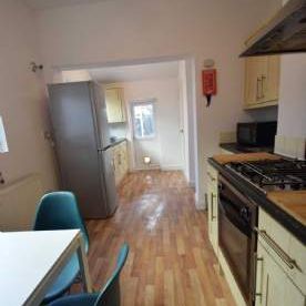 1 bedroom property to rent in Westcliff On Sea - Photo 1