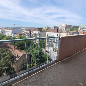 Location Appartement 3 pièces 56m² LYON 7ème - Photo 2