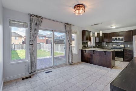 For Lease - 125 Faris Street, Bradford West Gwillimbury, Ontario - Photo 5