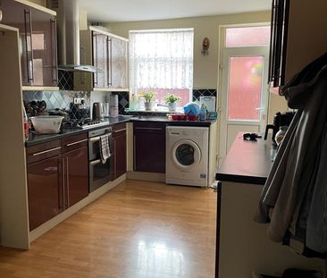 4 Bed Detached House, Bath Street, LE4 - Photo 3